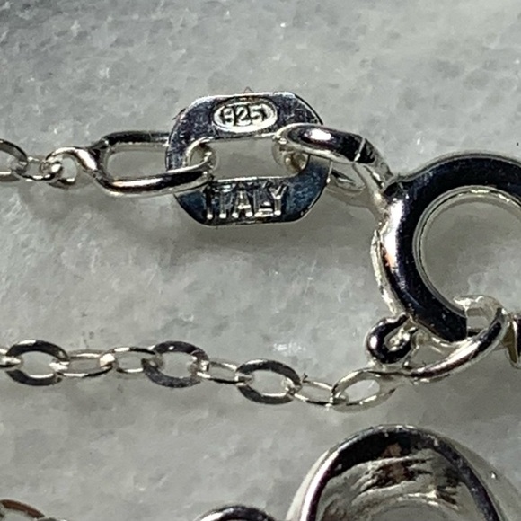 Sterling Silver Heart Pendant On 18” Chain - Picture 3 of 8